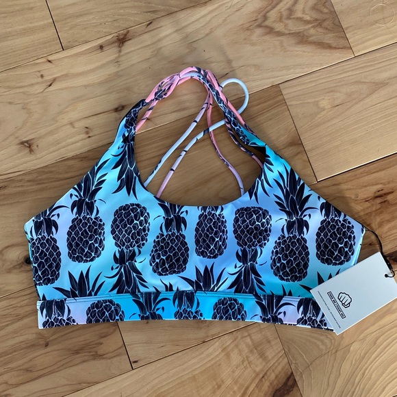 Feed Me Fight Me Other - FMFM sports bra, L NWT